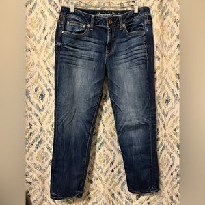 American Eagle - Slouchy Relaxed Jean - size 8
